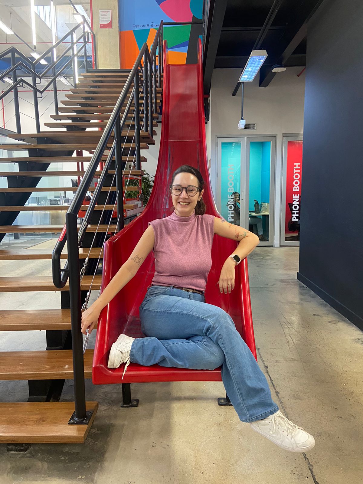 Carol no trabalho